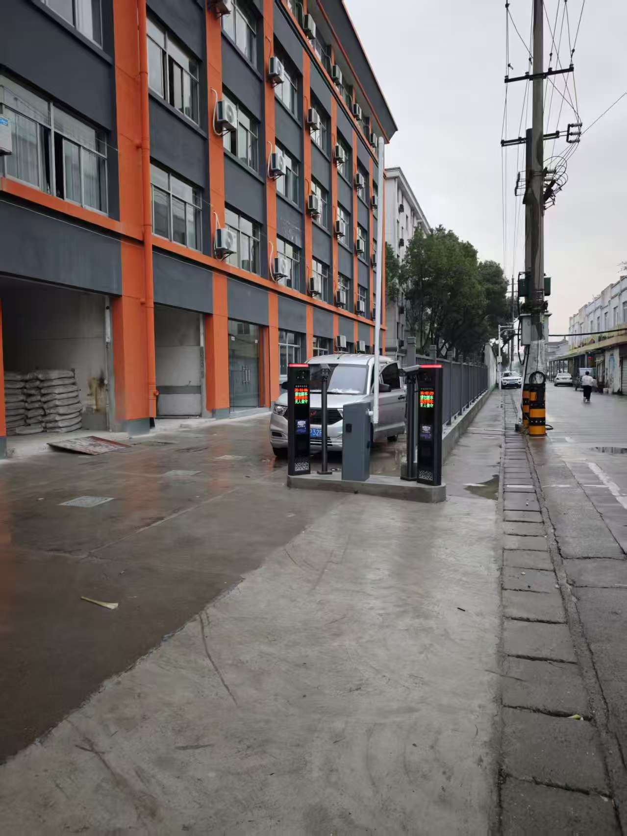 贵驷佰隆公寓